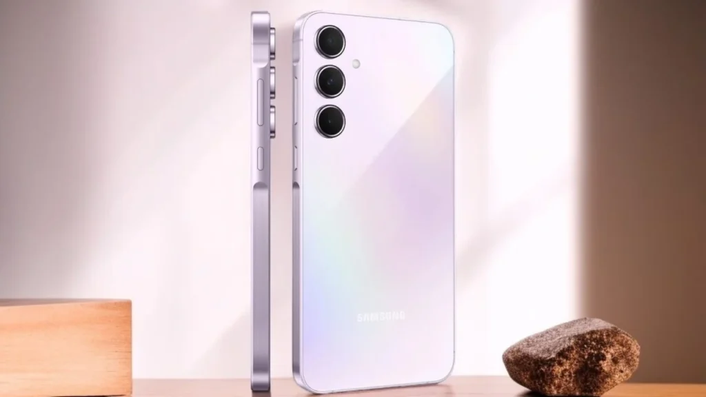 The Samsung A55 5G was released as a mid-range smartphone aimed at users looking for a balance between performance, design, and battery life. After using this phone for a full year, I have a lot to say about its strengths and weaknesses. While it does a decent job for everyday use 🟢👍, it struggles under heavy usage, especially gaming and fast-paced typing 🛑👎. Let's break it all down!